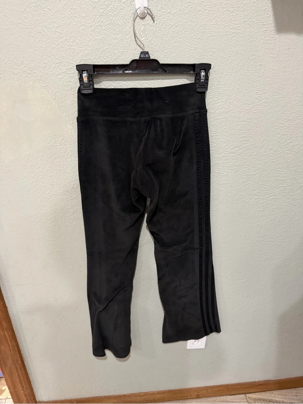 adidas Black Kids Velvet-Look Leggings with Side Stripes and top bundle